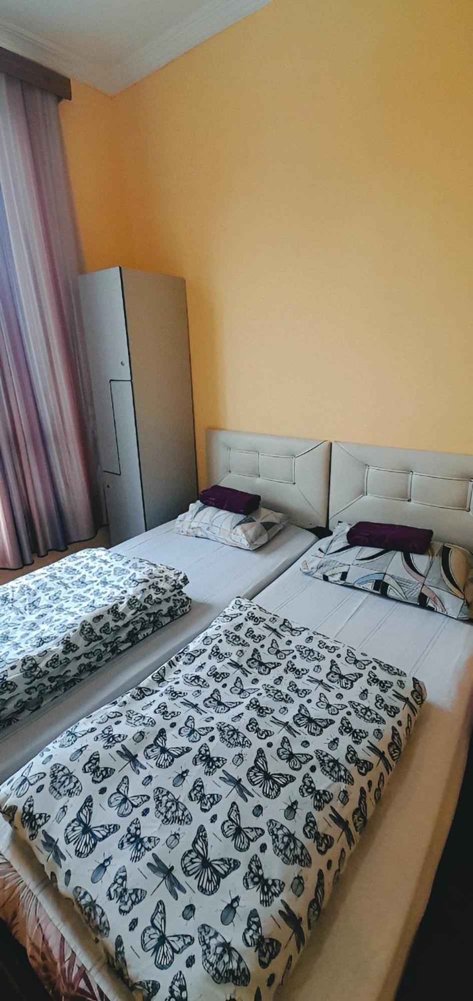 Guesthouse Qeti Batumi Exterior photo
