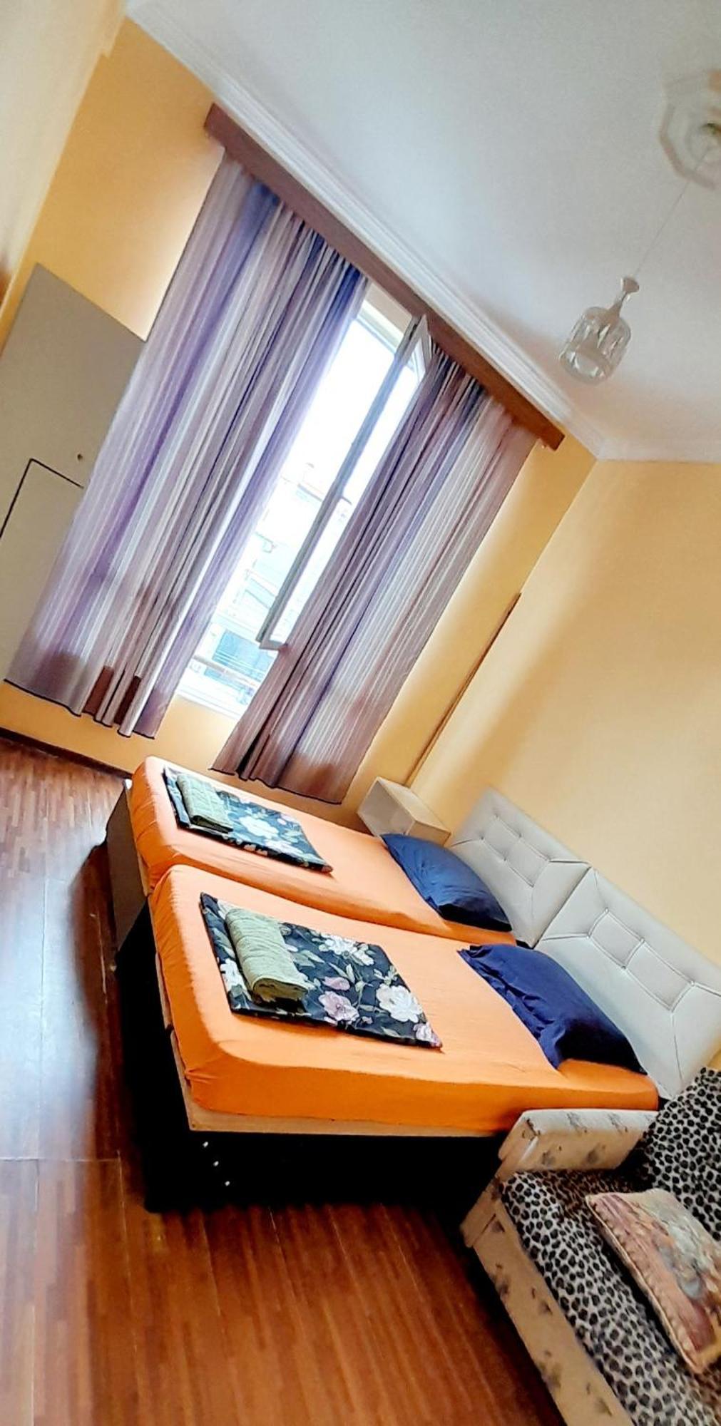 Guesthouse Qeti Batumi Exterior photo